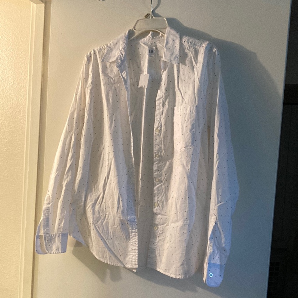 Gap NWT button down shirt